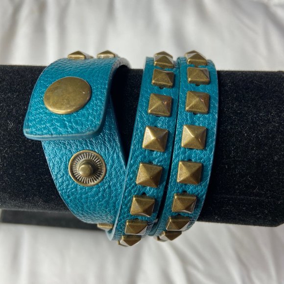 Turquoise Gem-Studded Wrap-Around Bracelet - Picture 3 of 5